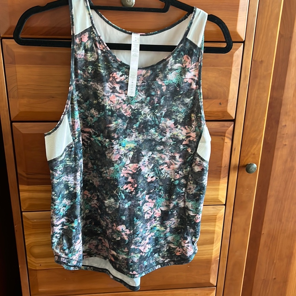 Lululemon Sculpt Tank II Dappled Daze Multi size 8